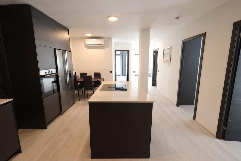 For sale - 3 Bedroom 2 Bathroom Apartment - Penthouse in Torrevieja - Torrevieja Centro  - Alicante