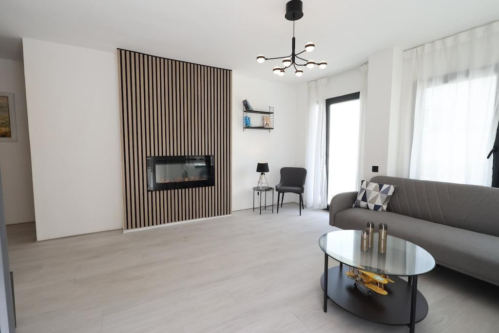 For sale - 3 Bedroom 2 Bathroom Apartment - Penthouse in Torrevieja - Torrevieja Centro  - Alicante