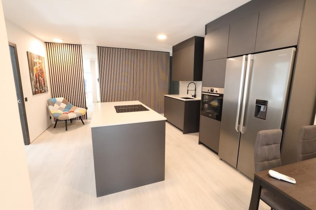 For sale - 3 Bedroom 2 Bathroom Apartment - Penthouse in Torrevieja - Torrevieja Centro  - Alicante