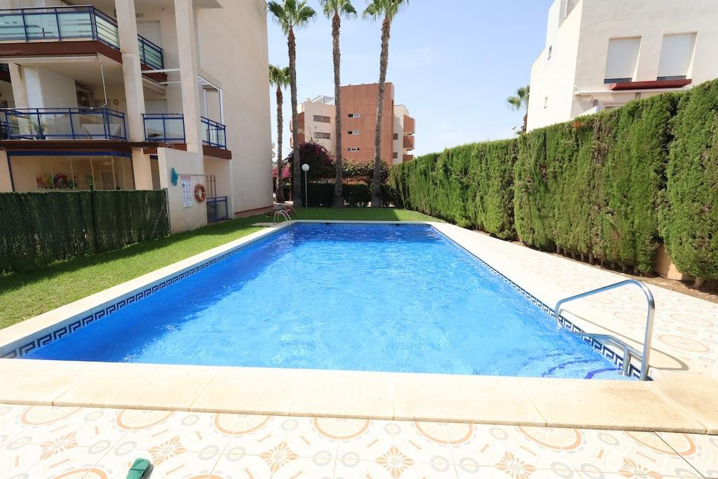 For sale - 2 Bedroom 1 Bathroom Apartment - Middle Floor Apartment in Orihuela - Orihuela Costa  - Alicante