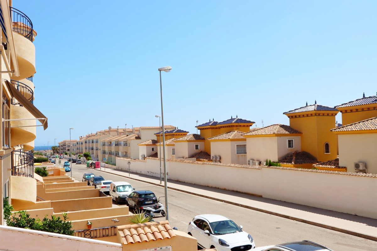 For sale - 2 Bedroom 1 Bathroom Apartment - Middle Floor Apartment in Orihuela - Orihuela Costa  - Alicante