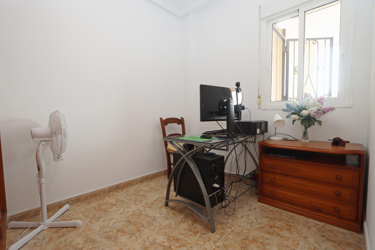 For sale - 2 Bedroom 1 Bathroom Apartment - Middle Floor Apartment in Orihuela - Orihuela Costa  - Alicante