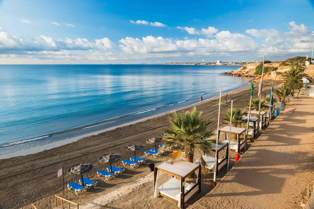 For sale - 2 Bedroom 1 Bathroom Apartment - Middle Floor Apartment in Orihuela - Orihuela Costa  - Alicante