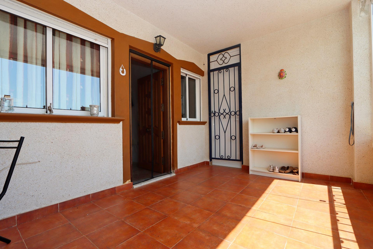 For sale - 2 Bedroom 1 Bathroom Apartment - Middle Floor Apartment in Orihuela - Orihuela Costa  - Alicante