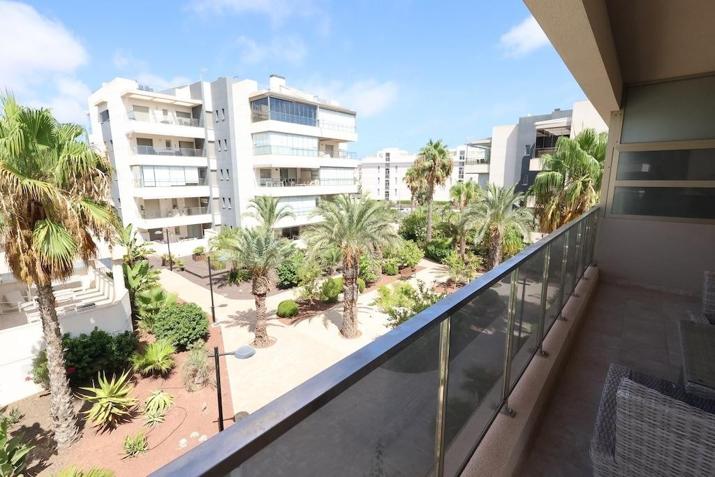 For sale - 2 Bedroom 2 Bathroom Apartment - Middle Floor Apartment in Orihuela - Los Dolses  - Alicante