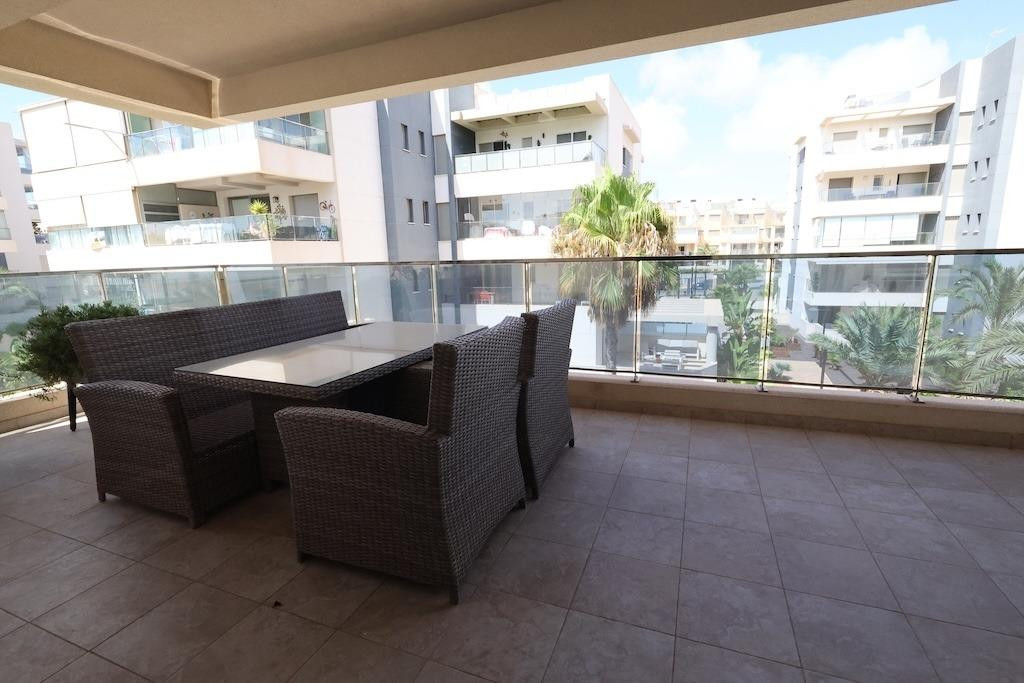 For sale - 2 Bedroom 2 Bathroom Apartment - Middle Floor Apartment in Orihuela - Los Dolses  - Alicante