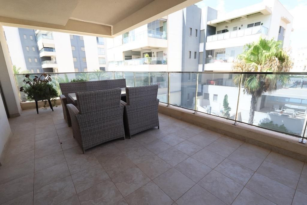 For sale - 2 Bedroom 2 Bathroom Apartment - Middle Floor Apartment in Orihuela - Los Dolses  - Alicante