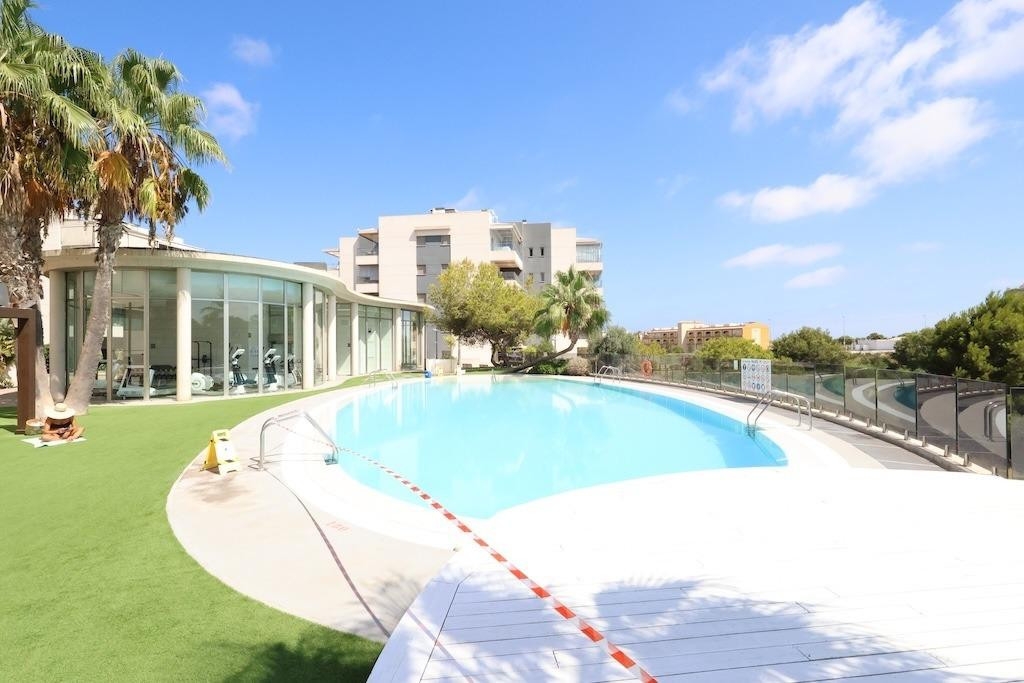 2 Bedroom 2 Bathroom Apartment - Middle Floor Apartment in Orihuela