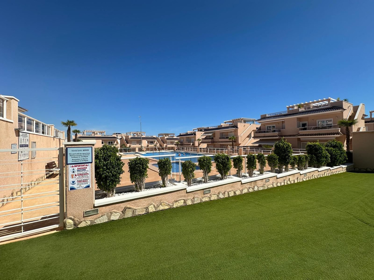 For sale - 2 Bedroom 2 Bathroom Apartment - Ground Floor Apartment in Orihuela - Punta Prima  - Alicante