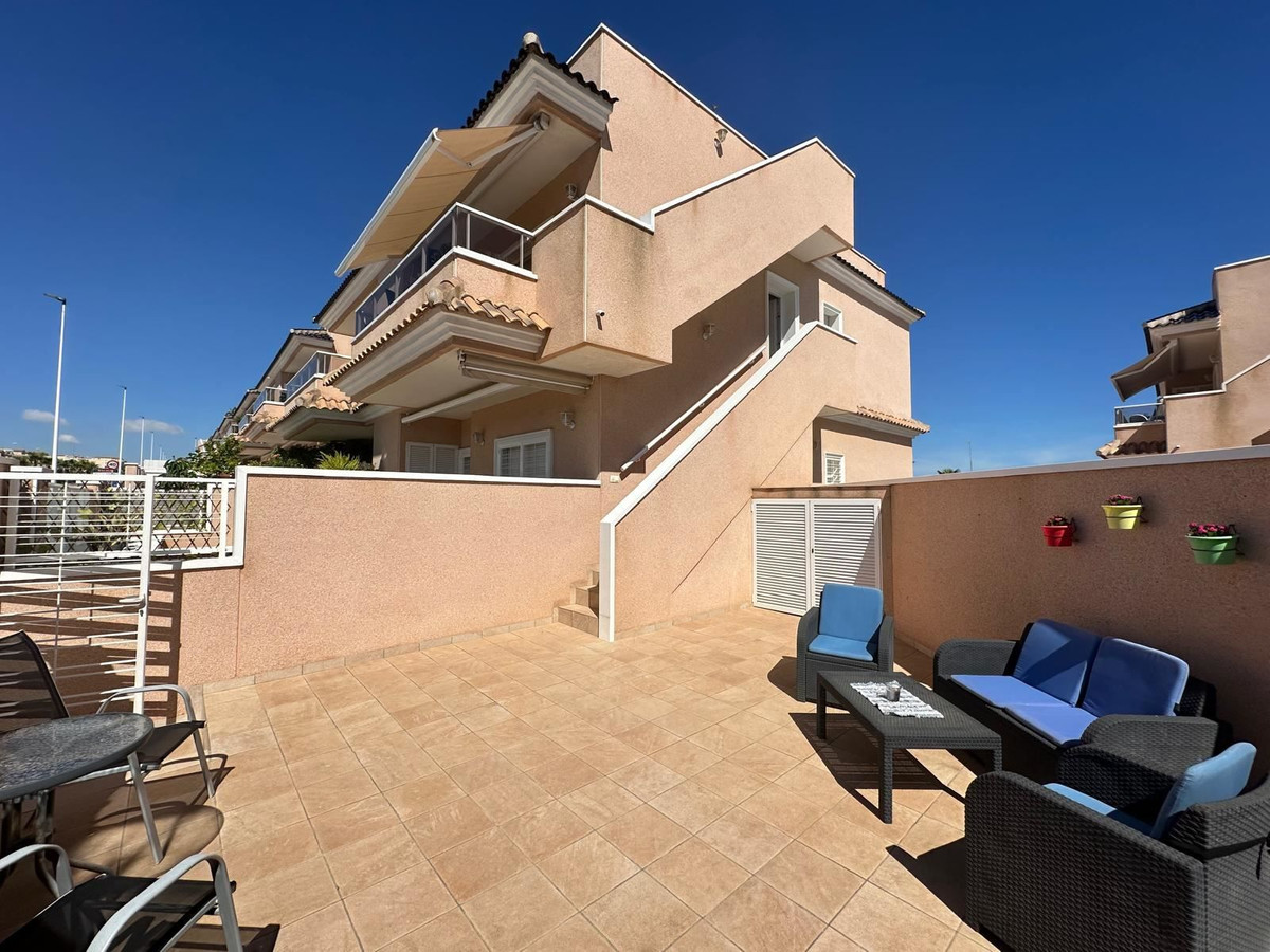 For sale - 2 Bedroom 2 Bathroom Apartment - Ground Floor Apartment in Orihuela - Punta Prima  - Alicante