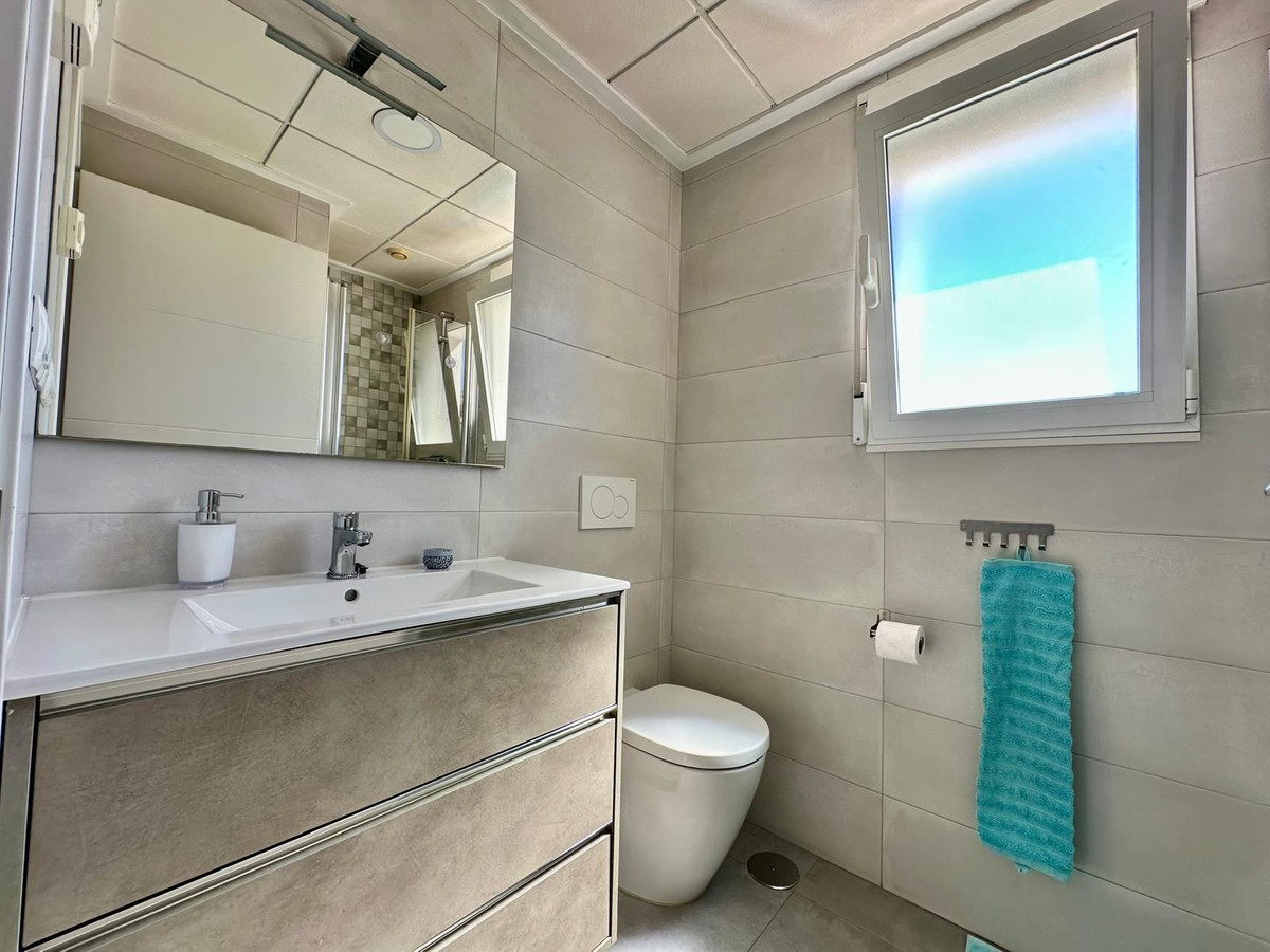 For sale - 2 Bedroom 2 Bathroom Apartment - Ground Floor Apartment in Orihuela - Punta Prima  - Alicante
