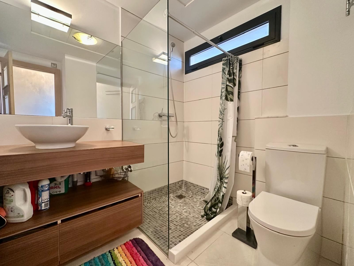 For sale - 2 Bedroom 2 Bathroom Apartment - Middle Floor Apartment in Orihuela - Campoamor  - Alicante