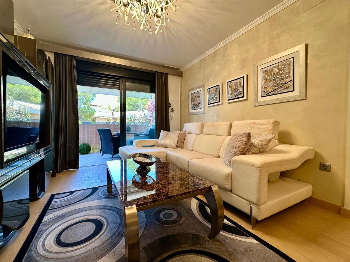 For sale - 2 Bedroom 2 Bathroom Apartment - Middle Floor Apartment in Orihuela - Campoamor  - Alicante