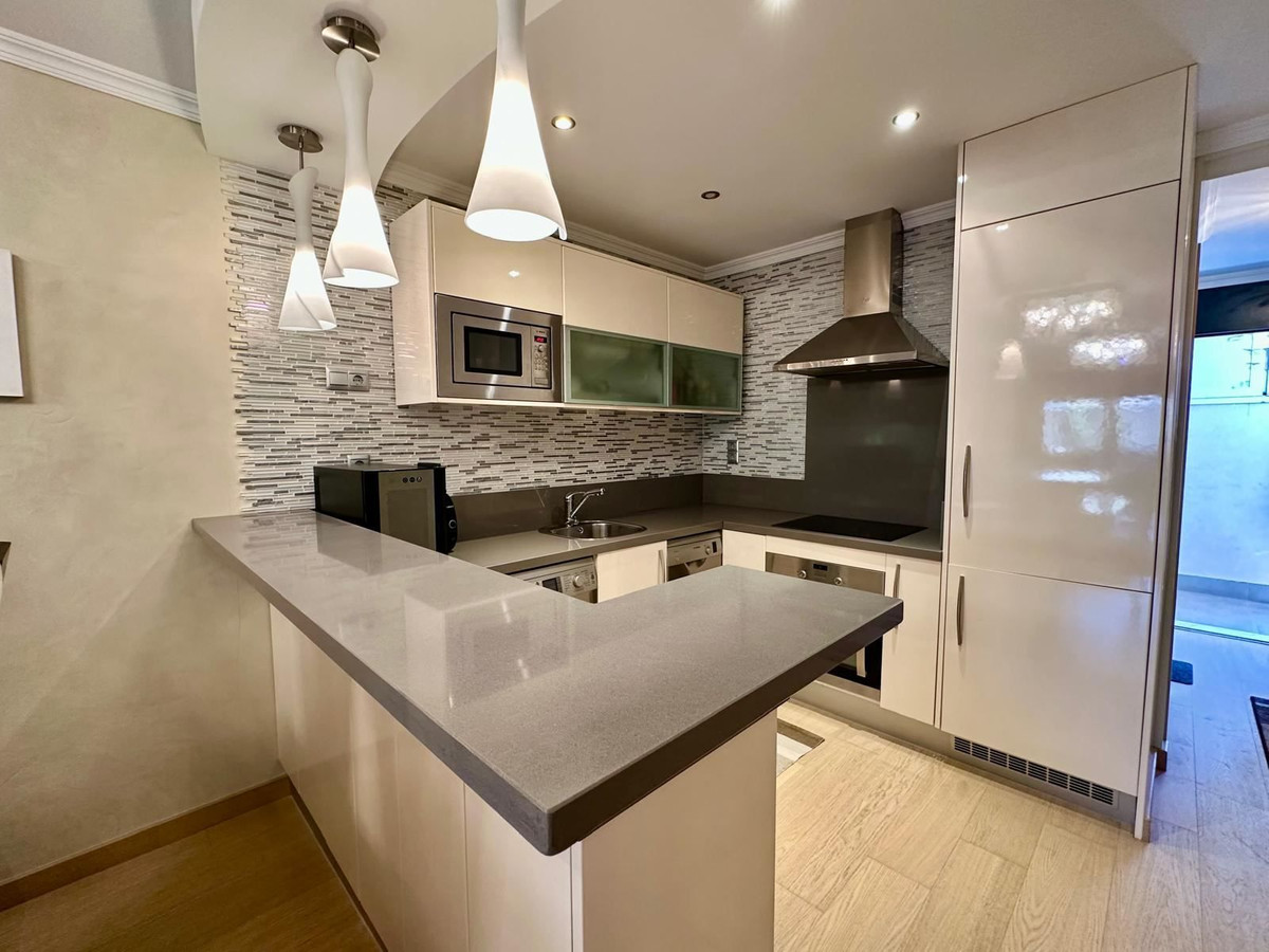 For sale - 2 Bedroom 2 Bathroom Apartment - Middle Floor Apartment in Orihuela - Campoamor  - Alicante