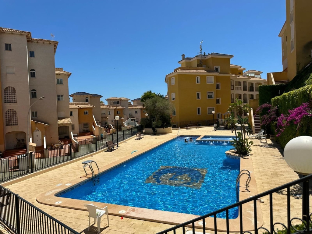 2 Bedroom 2 Bathroom Apartment - Middle Floor Apartment in Orihuela