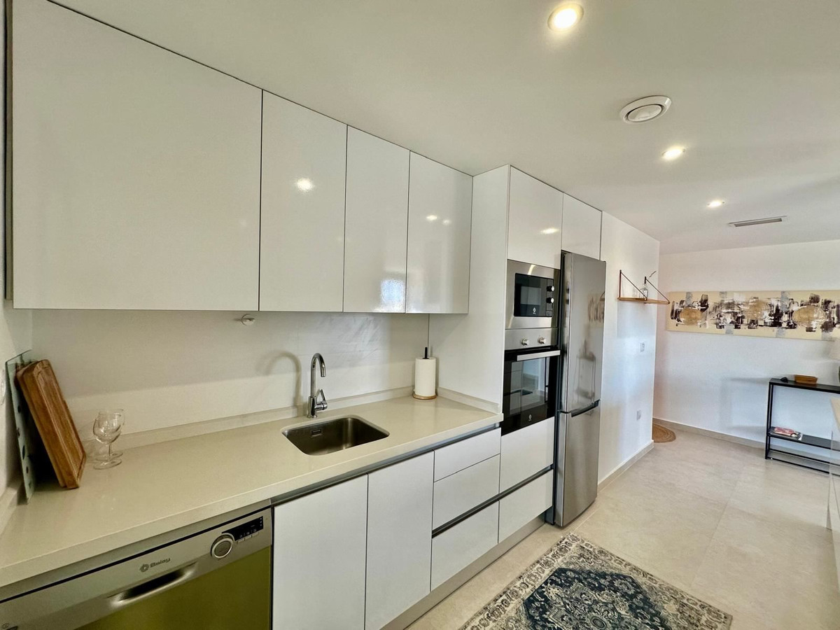 For sale - 3 Bedroom 2 Bathroom Apartment - Middle Floor Apartment in Orihuela - Los Dolses  - Alicante