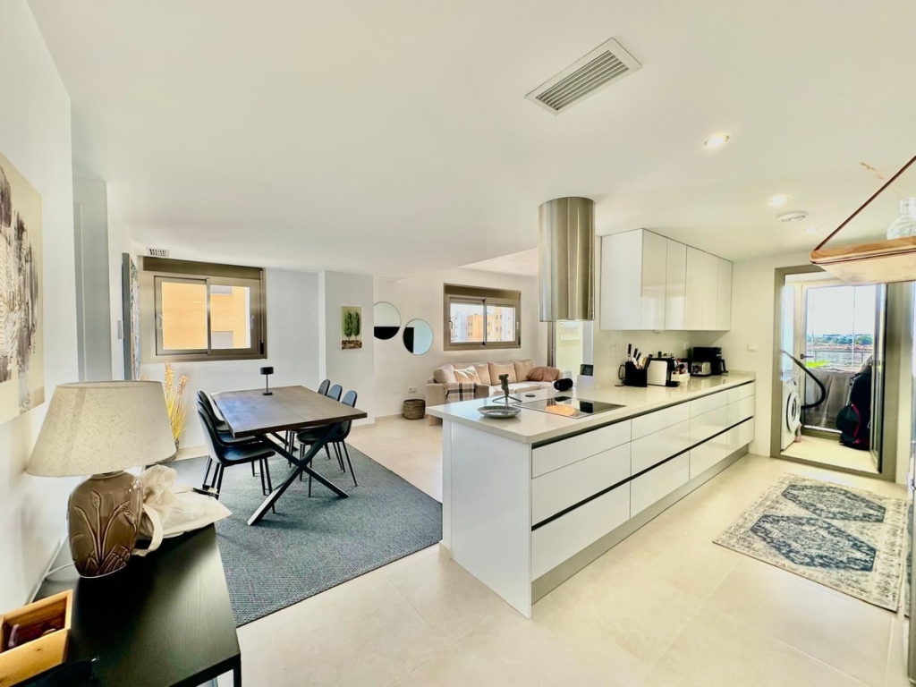 3 Bedroom 2 Bathroom Apartment - Middle Floor Apartment in Orihuela
