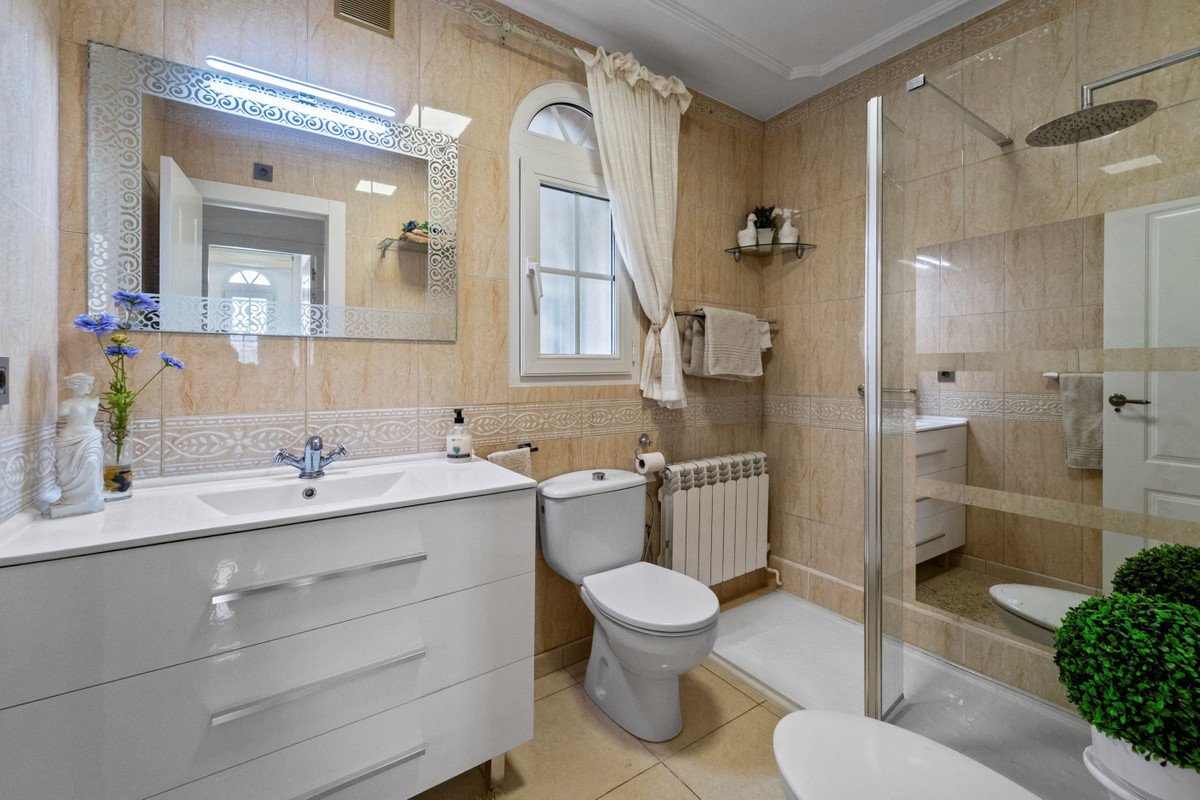 For sale - 3 Bedroom 2 Bathroom House - Detached Villa in Orihuela - Los Dolses  - Alicante