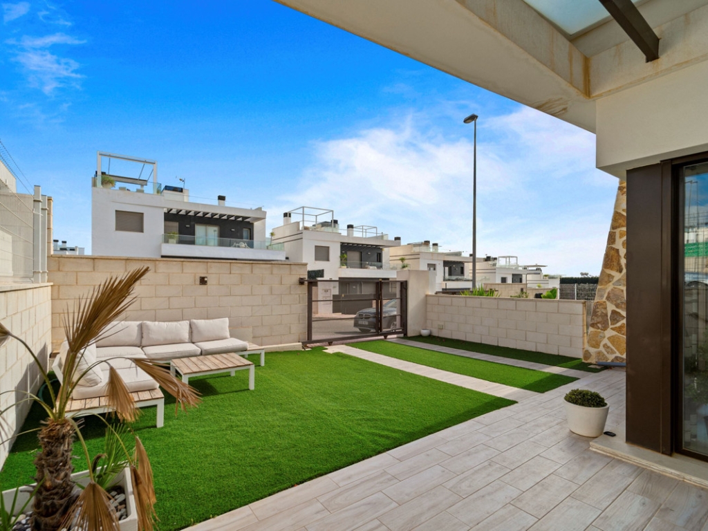 2 Bedroom 2 Bathroom House - Townhouse in Orihuela