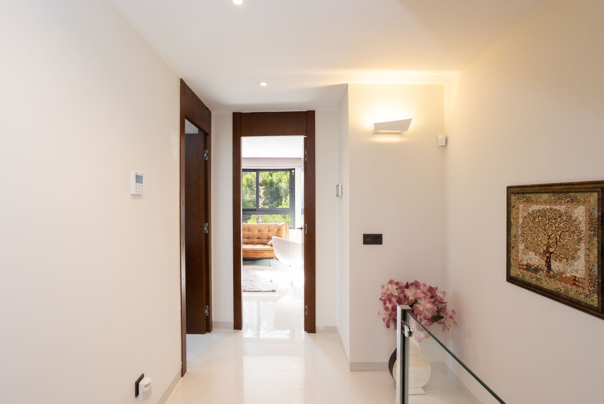 For sale - 3 Bedroom 4 Bathroom House - Detached Villa in Orihuela - Villamartin  - Alicante