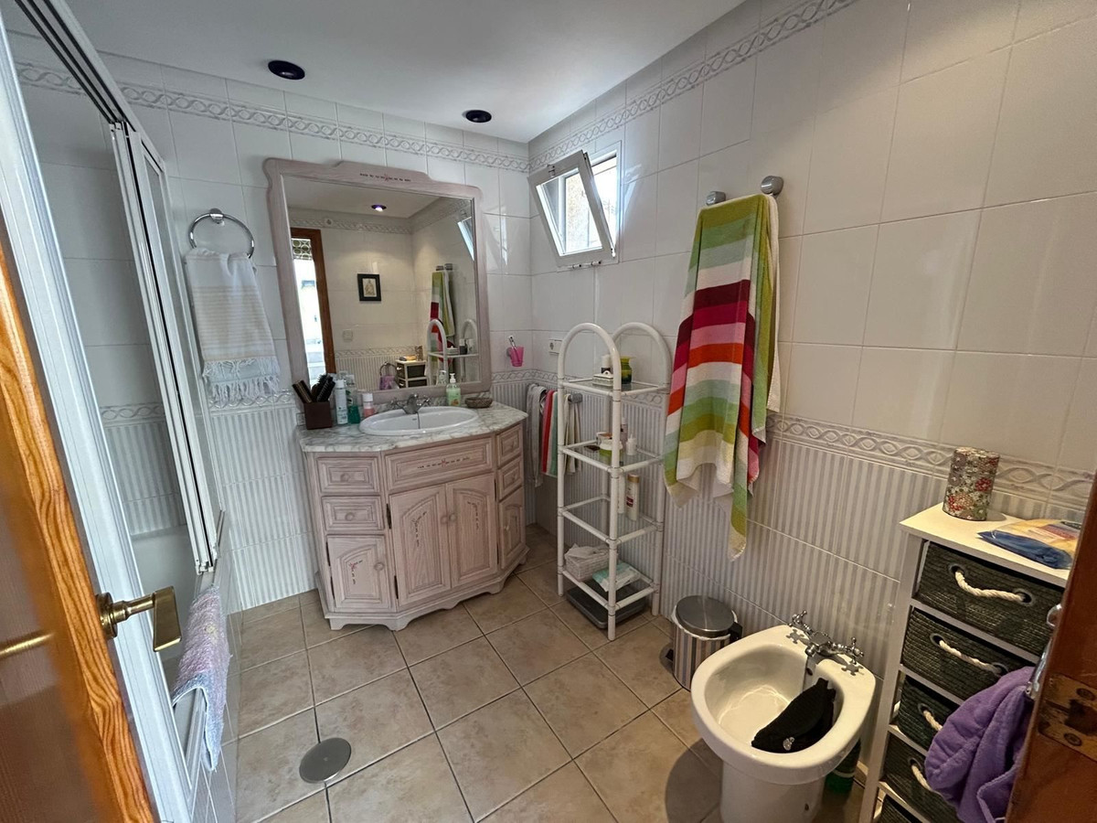 For sale - 3 Bedroom 2 Bathroom House - Townhouse in Torrevieja - Torrevieja Centro  - Alicante