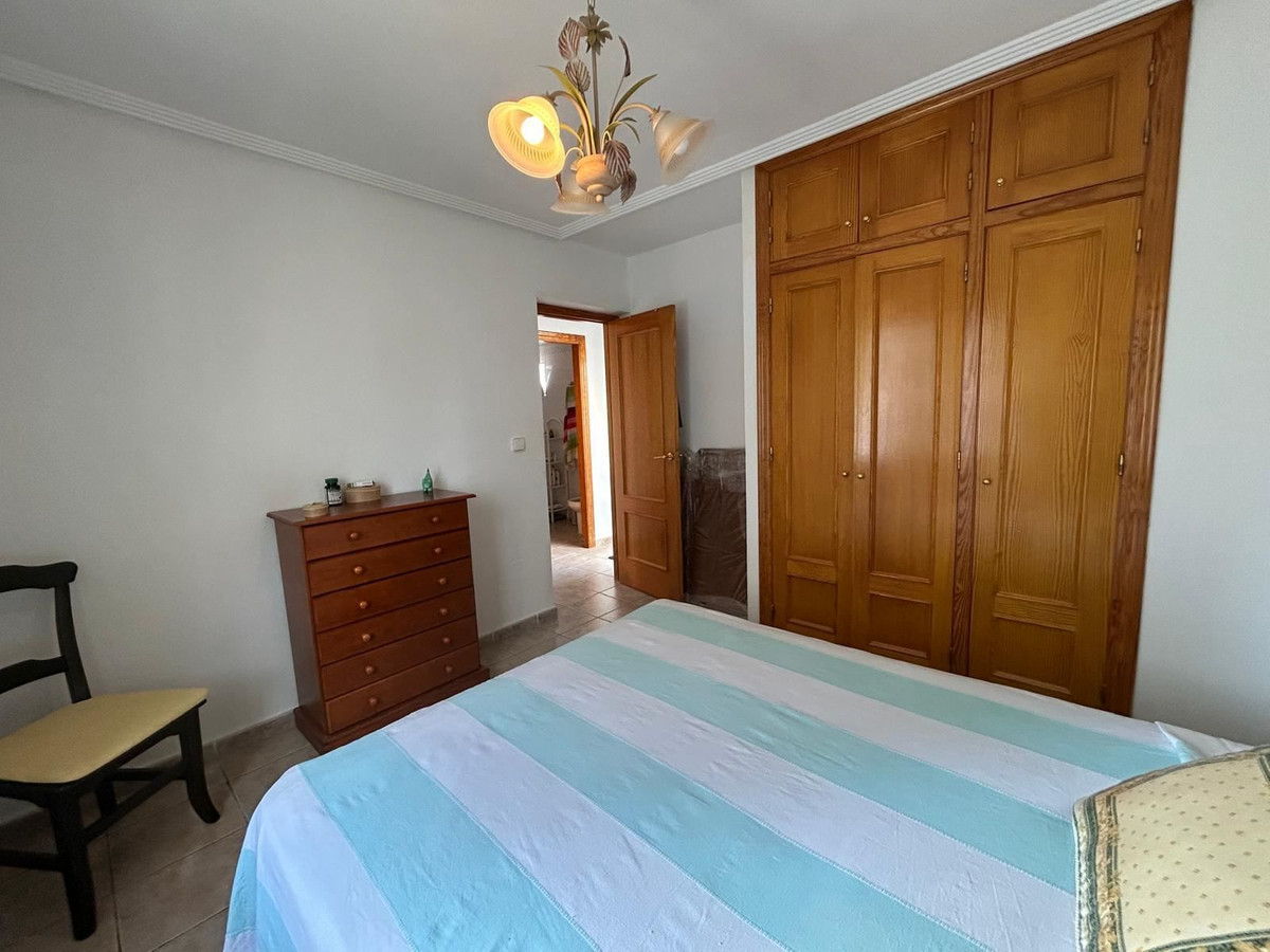 For sale - 3 Bedroom 2 Bathroom House - Townhouse in Torrevieja - Torrevieja Centro  - Alicante