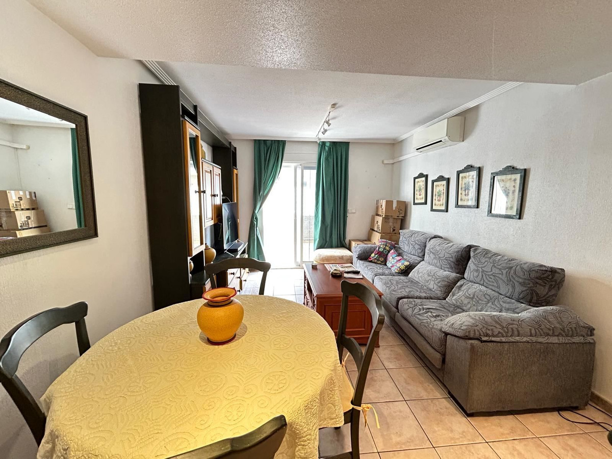 For sale - 3 Bedroom 2 Bathroom House - Townhouse in Torrevieja - Torrevieja Centro  - Alicante