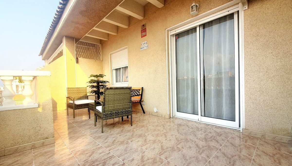 For sale - 1 Bedroom 1 Bathroom Apartment - Top Floor Apartment in Torrevieja - Torrevieja Centro  - Alicante