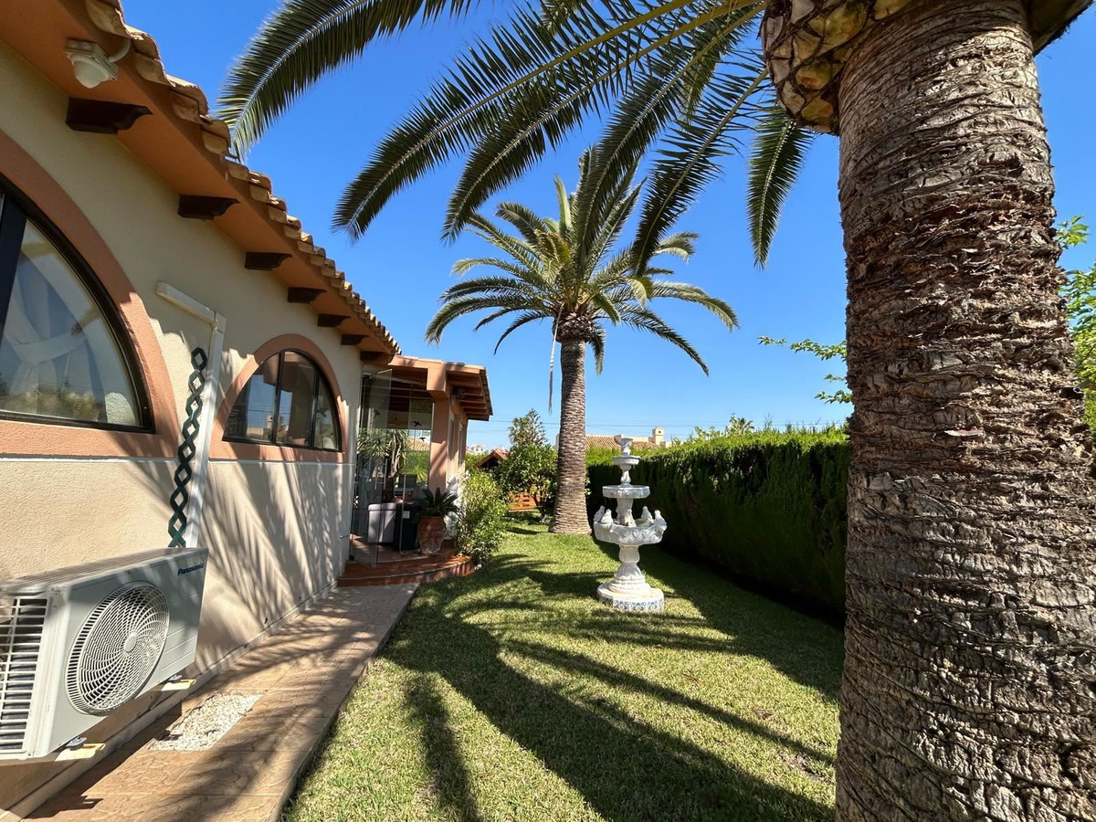 For sale - 3 Bedroom 3 Bathroom House - Detached Villa in Orihuela - Cabo Roig  - Alicante