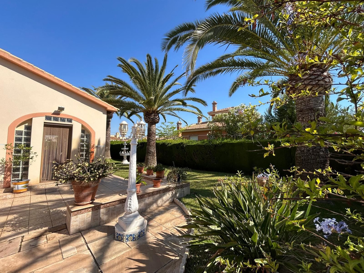 For sale - 3 Bedroom 3 Bathroom House - Detached Villa in Orihuela - Cabo Roig  - Alicante