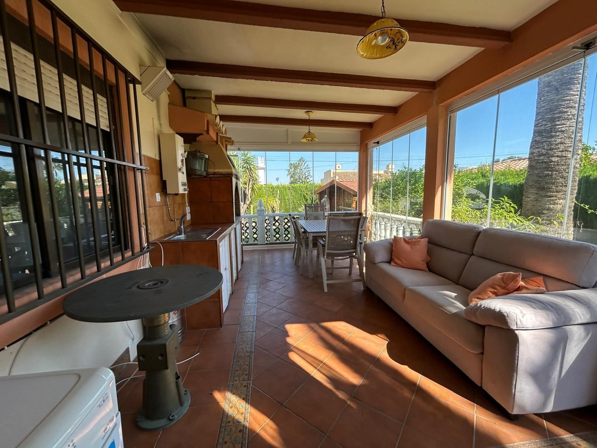 For sale - 3 Bedroom 3 Bathroom House - Detached Villa in Orihuela - Cabo Roig  - Alicante
