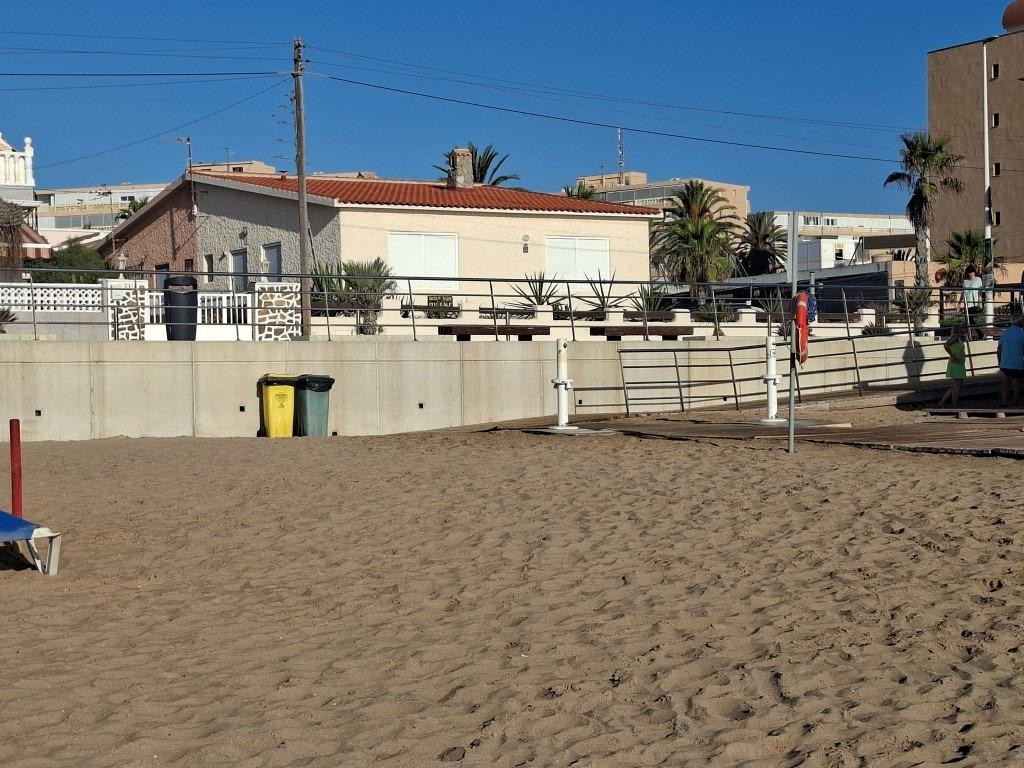 For sale - 3 Bedroom 1 Bathroom House - Townhouse in Torrevieja - Torrevieja Centro  - Alicante