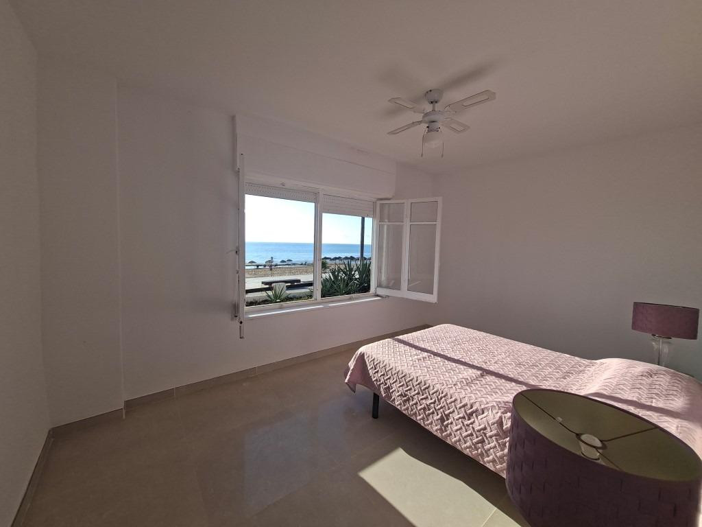 For sale - 3 Bedroom 1 Bathroom House - Townhouse in Torrevieja - Torrevieja Centro  - Alicante