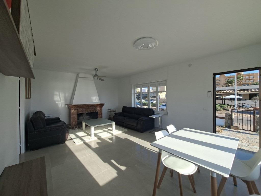 For sale - 3 Bedroom 1 Bathroom House - Townhouse in Torrevieja - Torrevieja Centro  - Alicante