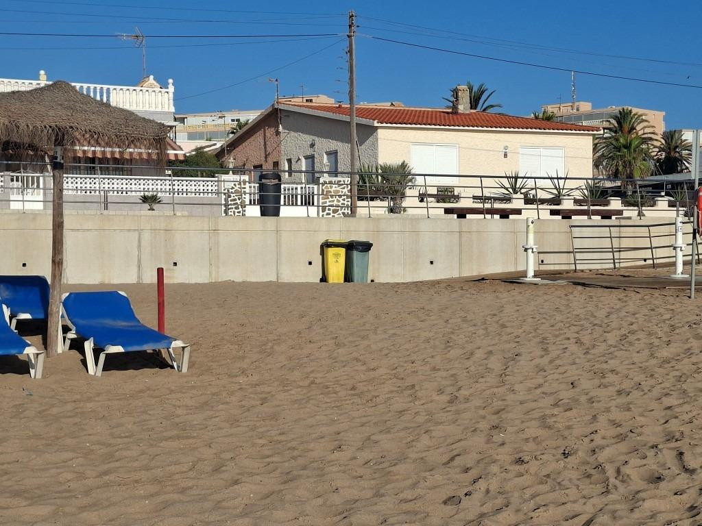 For sale - 3 Bedroom 1 Bathroom House - Townhouse in Torrevieja - Torrevieja Centro  - Alicante