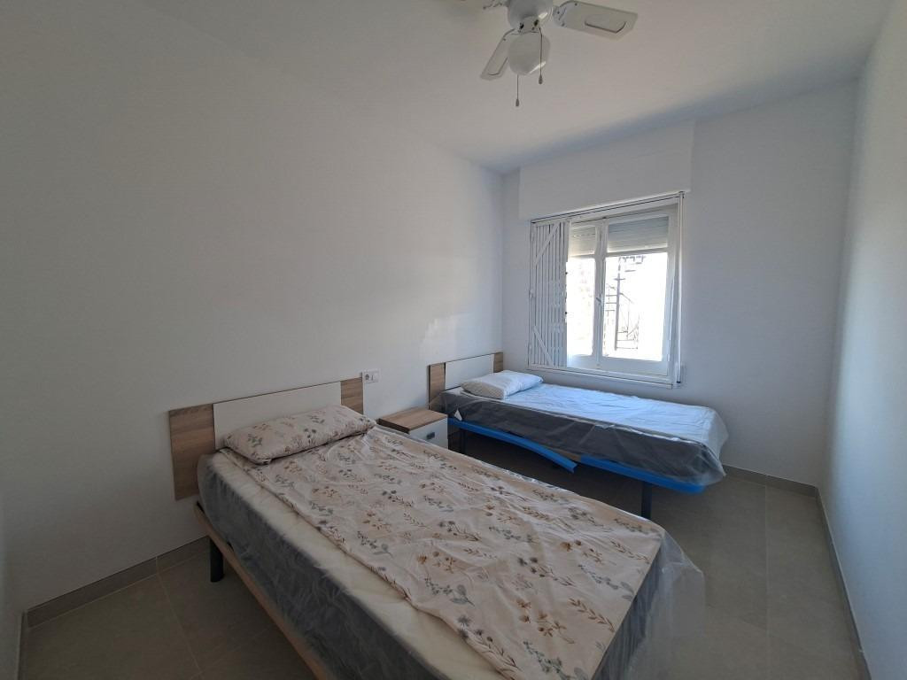For sale - 3 Bedroom 1 Bathroom House - Townhouse in Torrevieja - Torrevieja Centro  - Alicante