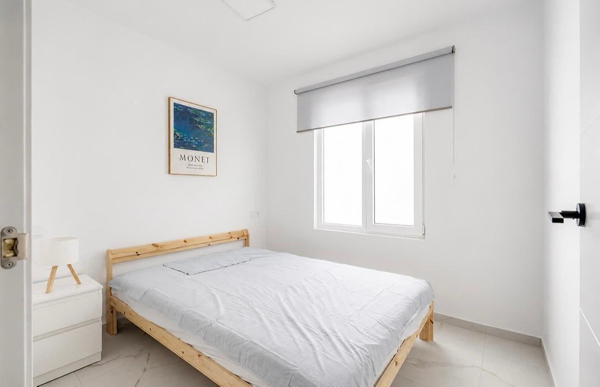For sale - 3 Bedroom 2 Bathroom Apartment - Middle Floor Apartment in Torrevieja - Torrevieja Centro  - Alicante