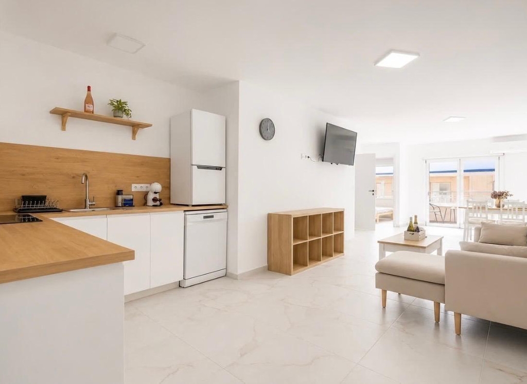 3 Bedroom 2 Bathroom Apartment - Middle Floor Apartment in Torrevieja