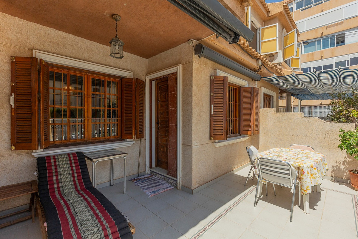 For sale - 3 Bedroom 2 Bathroom House - Townhouse in Torrevieja - La Mata  - Alicante