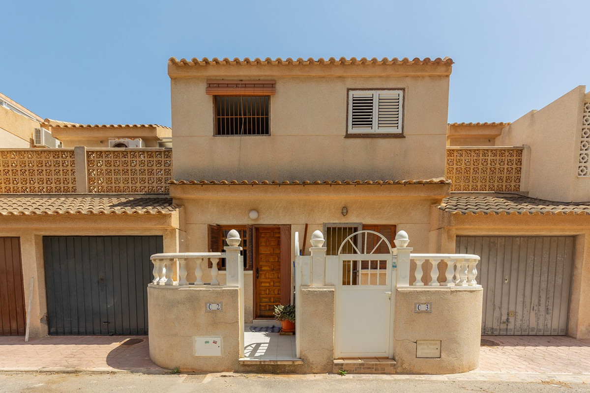For sale - 3 Bedroom 2 Bathroom House - Townhouse in Torrevieja - La Mata  - Alicante