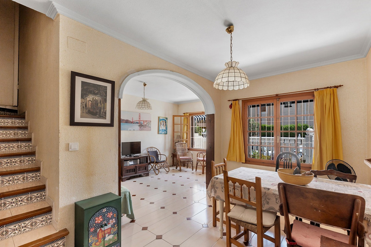 For sale - 3 Bedroom 2 Bathroom House - Townhouse in Torrevieja - La Mata  - Alicante