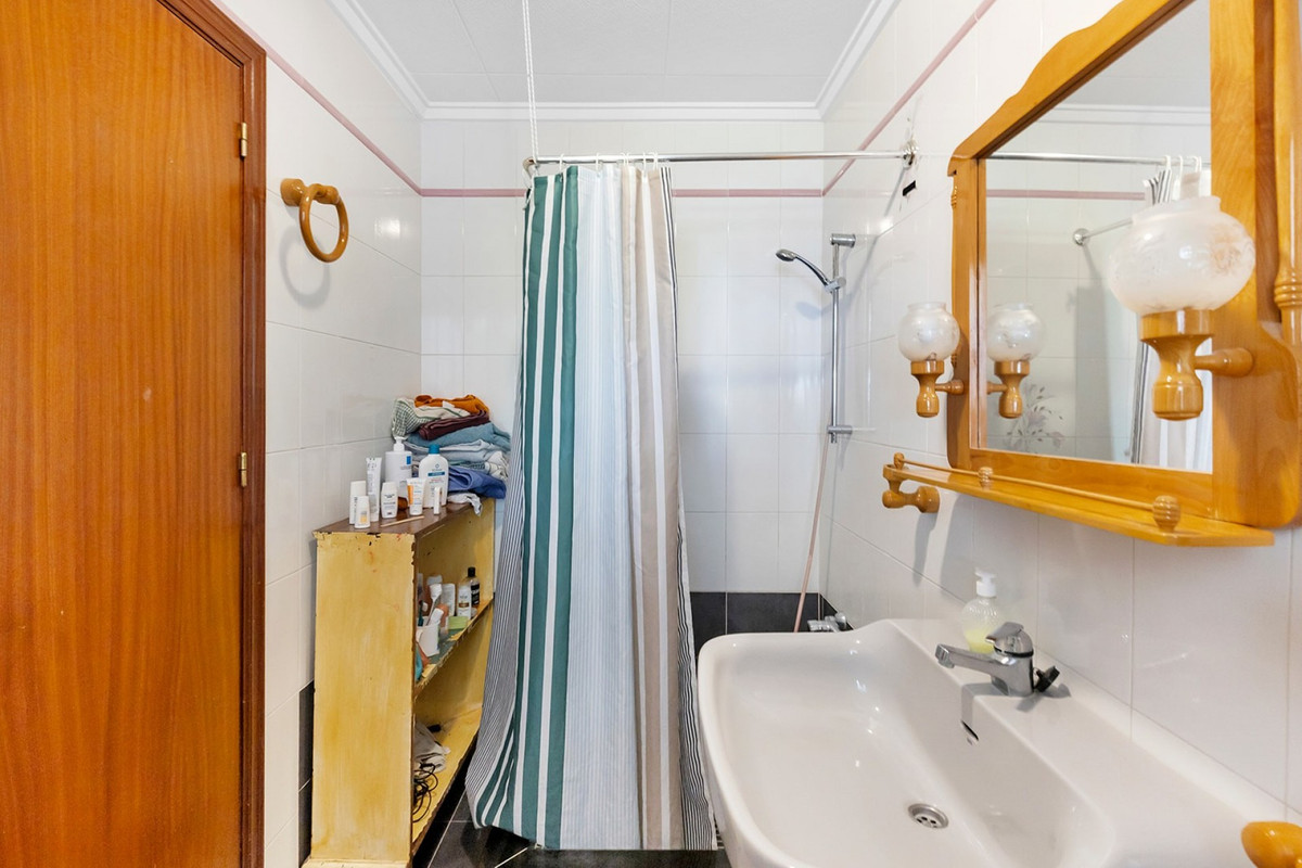 For sale - 3 Bedroom 2 Bathroom House - Townhouse in Torrevieja - La Mata  - Alicante