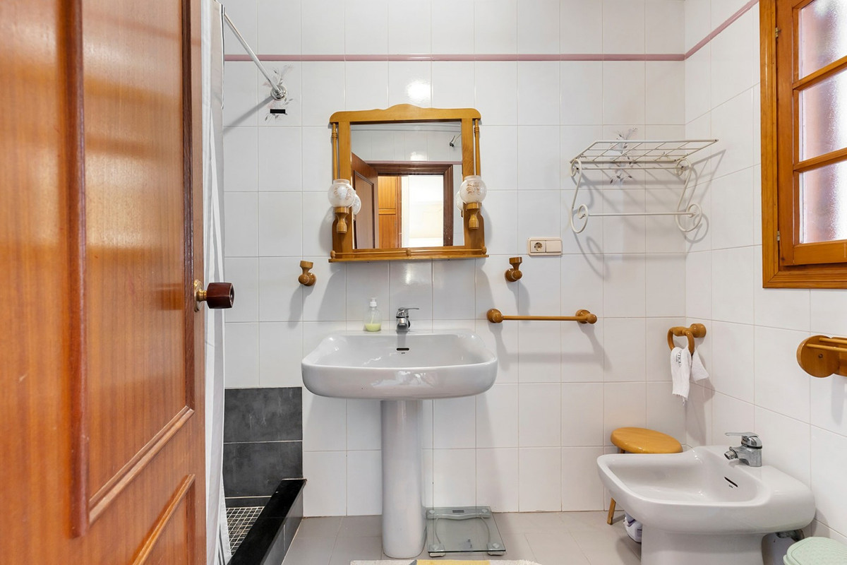 For sale - 3 Bedroom 2 Bathroom House - Townhouse in Torrevieja - La Mata  - Alicante