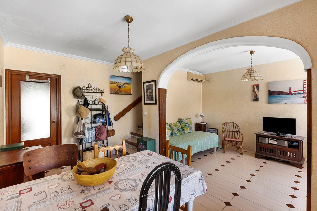 For sale - 3 Bedroom 2 Bathroom House - Townhouse in Torrevieja - La Mata  - Alicante