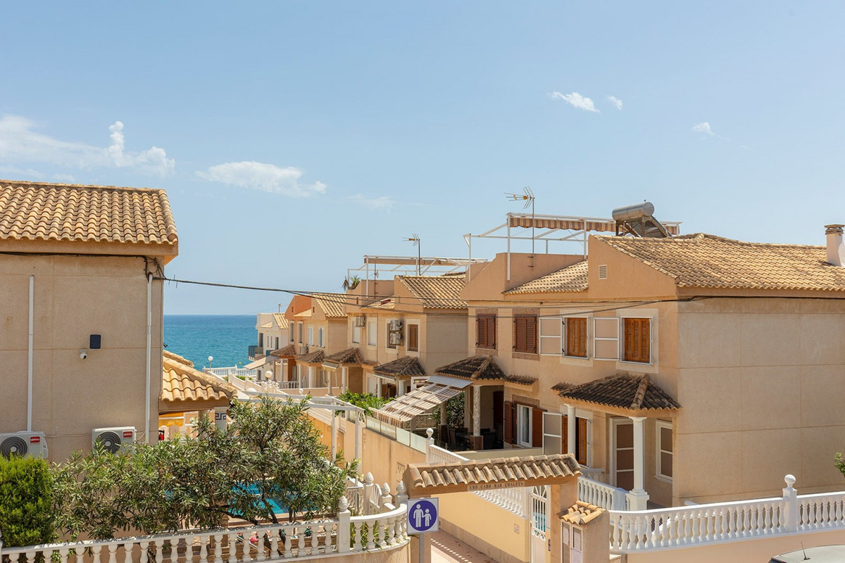 For sale - 3 Bedroom 2 Bathroom House - Townhouse in Torrevieja - La Mata  - Alicante