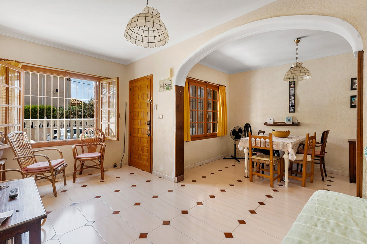 For sale - 3 Bedroom 2 Bathroom House - Townhouse in Torrevieja - La Mata  - Alicante