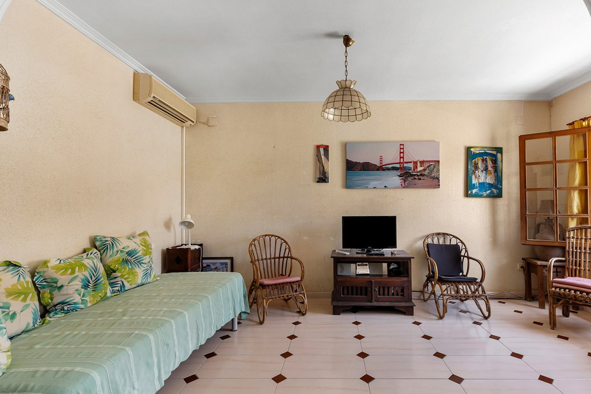 For sale - 3 Bedroom 2 Bathroom House - Townhouse in Torrevieja - La Mata  - Alicante
