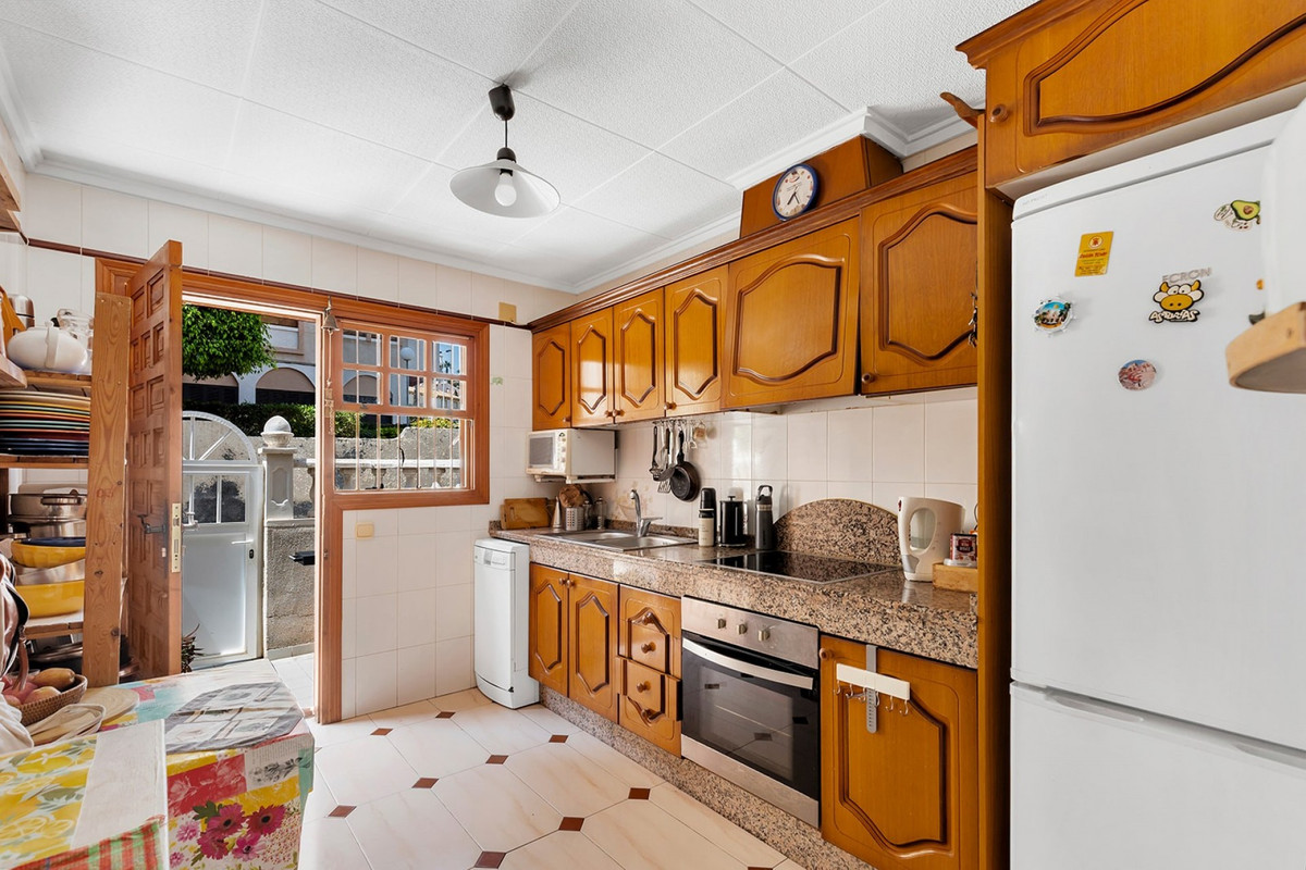 For sale - 3 Bedroom 2 Bathroom House - Townhouse in Torrevieja - La Mata  - Alicante