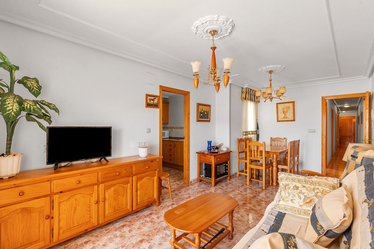 For sale - 2 Bedroom 2 Bathroom Apartment - Middle Floor Apartment in Torrevieja - La Mata  - Alicante