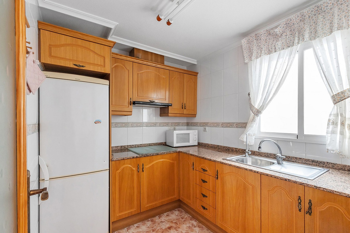 For sale - 2 Bedroom 2 Bathroom Apartment - Middle Floor Apartment in Torrevieja - La Mata  - Alicante